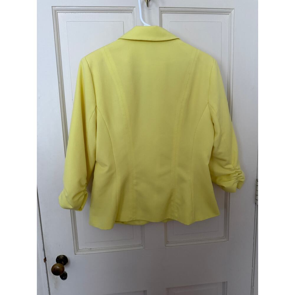XOXO Yellow Three-Quarter Sleeve Blazer - size XL - Picture 3 of 6